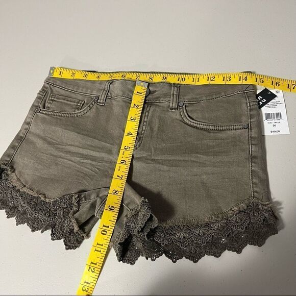 𝅺🆕 Tinsel Denim Shorts - Picture 7 of 8